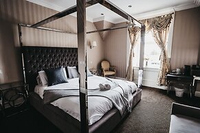 The Fenwick Hotel