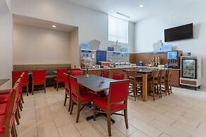 Holiday Inn Express Laguardia Airport by IHG