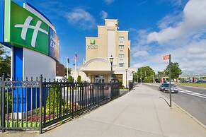 Holiday Inn Express Laguardia Airport by IHG