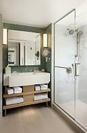 Loews Miami Beach Hotel – South Beach