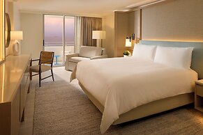 Loews Miami Beach Hotel – South Beach