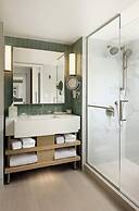 Loews Miami Beach Hotel – South Beach