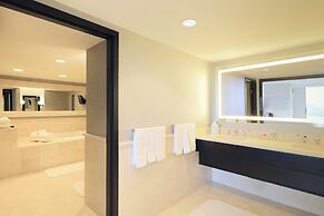 Loews Miami Beach Hotel – South Beach