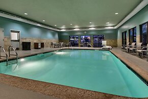 Holiday Inn Express & Suites - Interstate 380 at 33rd Avenue by IHG
