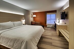 Holiday Inn Express & Suites - Interstate 380 at 33rd Avenue by IHG