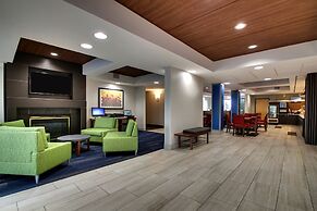 Holiday Inn Express & Suites - Interstate 380 at 33rd Avenue by IHG