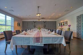 FourSide Plaza Hotel Trier, Trademark Collection by Wyndham