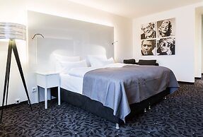 FourSide Plaza Hotel Trier, Trademark Collection by Wyndham