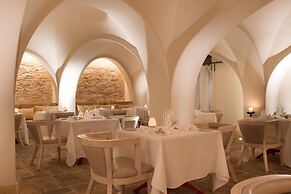 Anassa Hotel