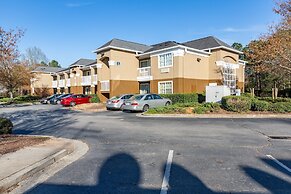 HomeTowne Studios by Red Roof Atlanta NE - Peachtree Corners
