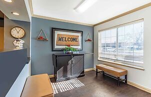 Extended Stay America Select Suites Chicago Naperville East