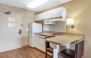 Extended Stay America Select Suites Chicago Naperville East