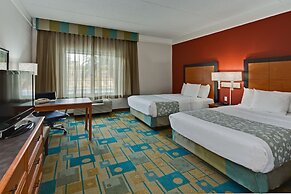 La Quinta Inn & Suites by Wyndham USF (Near Busch Gardens)