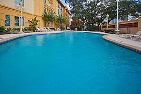 La Quinta Inn & Suites by Wyndham USF (Near Busch Gardens)