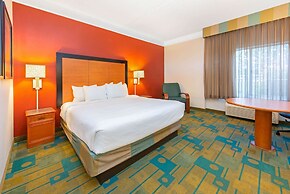 La Quinta Inn & Suites by Wyndham USF (Near Busch Gardens)