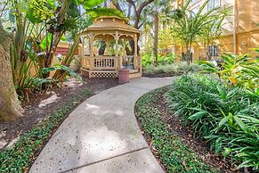 La Quinta Inn & Suites by Wyndham USF (Near Busch Gardens)