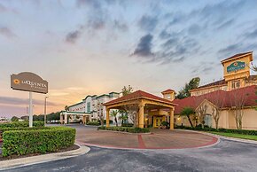 La Quinta Inn & Suites by Wyndham USF (Near Busch Gardens)