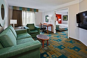La Quinta Inn & Suites by Wyndham USF (Near Busch Gardens)