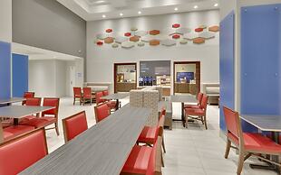 Holiday Inn Express & Suites Irving Conv Ctr - Las Colinas by IHG