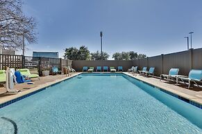 Holiday Inn Express & Suites Irving Conv Ctr - Las Colinas by IHG