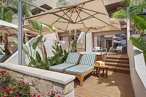 Four Seasons Hotel