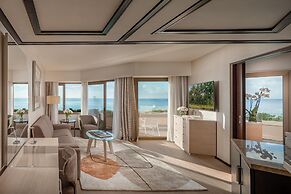 Four Seasons Hotel