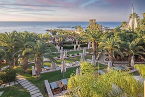 Four Seasons Hotel