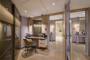 Four Seasons Hotel