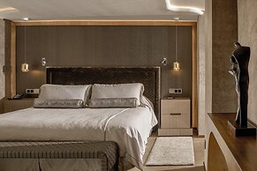 Four Seasons Hotel