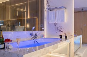 Four Seasons Hotel