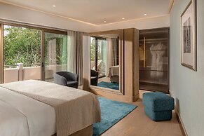 Four Seasons Hotel