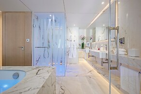Four Seasons Hotel