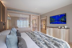 Four Seasons Hotel