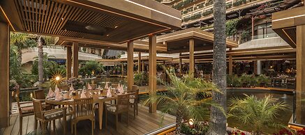 Four Seasons Hotel