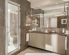 Four Seasons Hotel