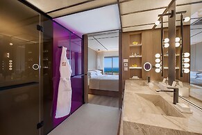 Four Seasons Hotel