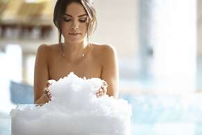 Four Seasons Hotel