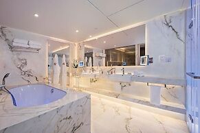Four Seasons Hotel
