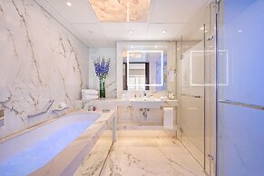 Four Seasons Hotel