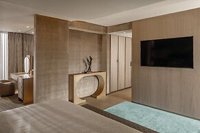 Four Seasons Hotel