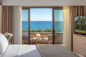 Four Seasons Hotel