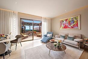 Four Seasons Hotel