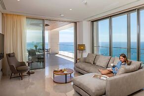 Four Seasons Hotel
