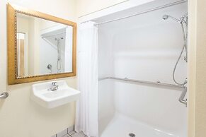 Baymont by Wyndham Muskegon