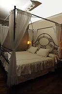 Reina Victoria Suites & Towers