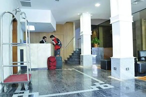 Reina Victoria Suites & Towers