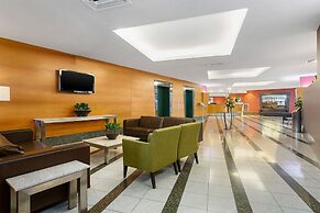 Clarion Suites Gateway
