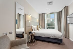 Clarion Suites Gateway