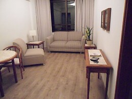 L'Hirondelle Flat Service