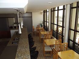 L'Hirondelle Flat Service